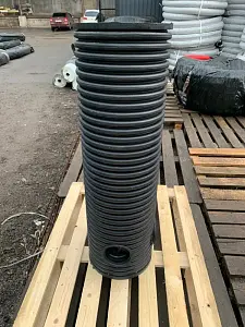 Дренажный колодец d315 h2000 с черной крышкой (с тремя отводами и заглушкой 110 мм) 9